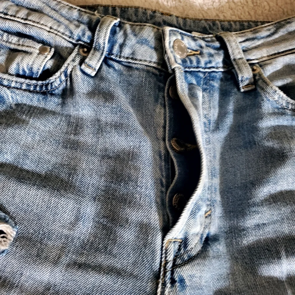 H&M mom jeans